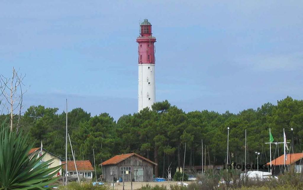 « Phare du Cap Ferret » par Larrousiney